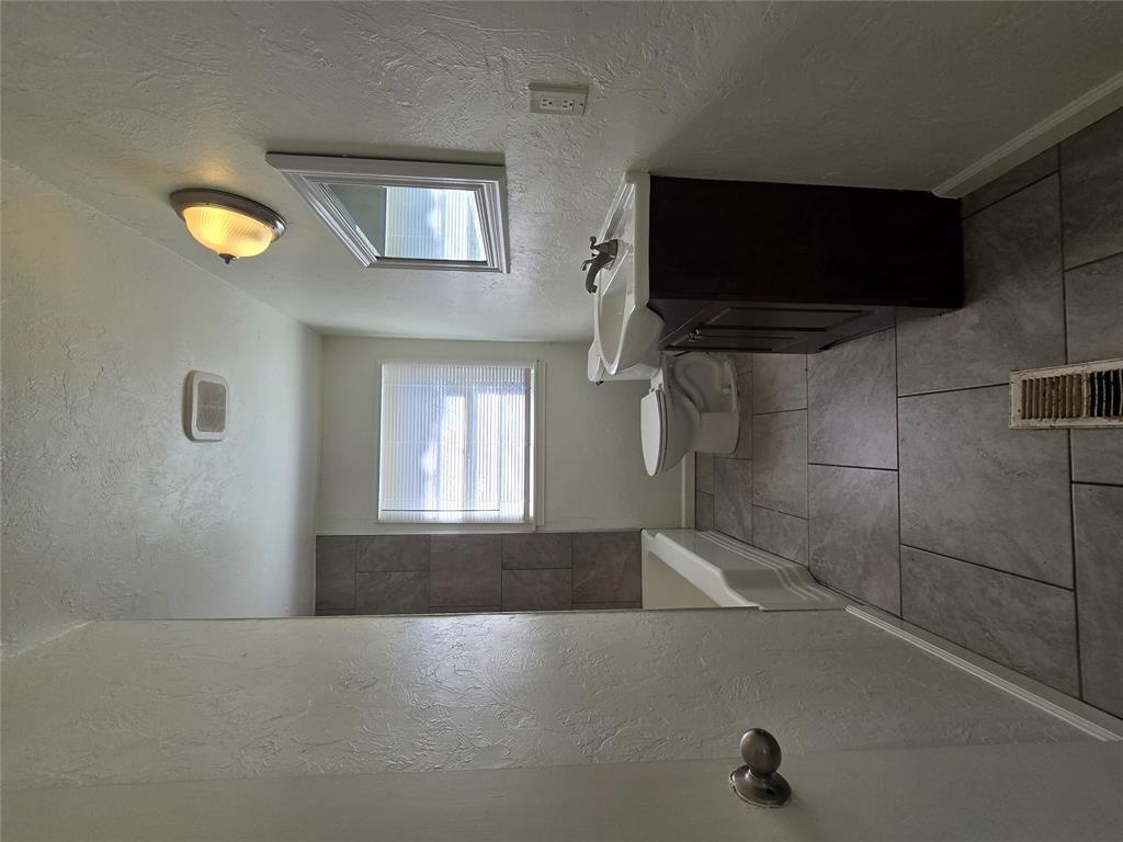 1011 N Rangeline Street