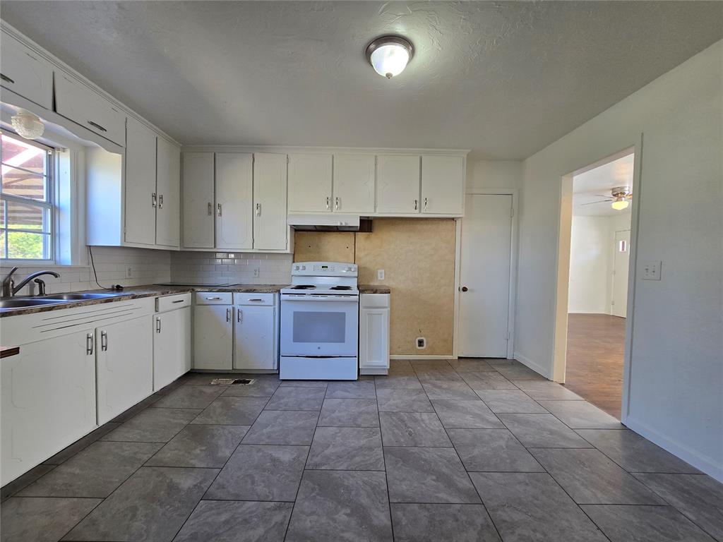 1011 N Rangeline Street