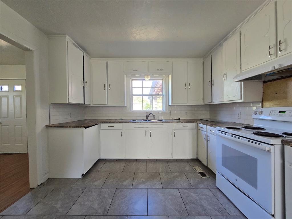 1011 N Rangeline Street