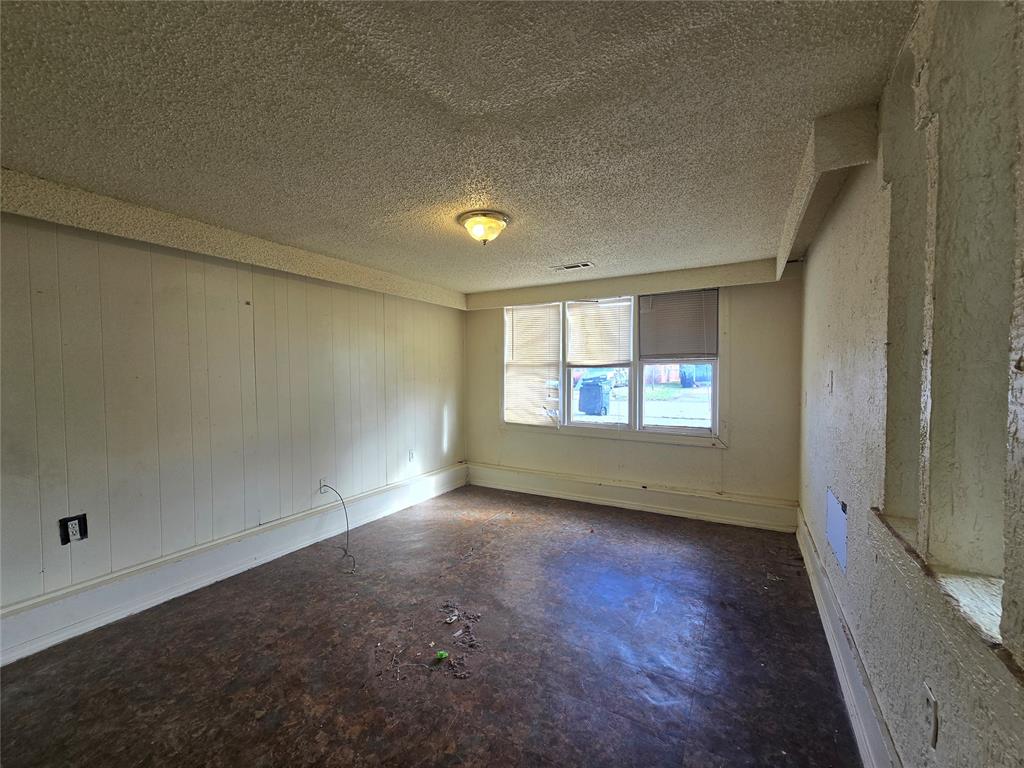 2106 N Aydelotte Avenue