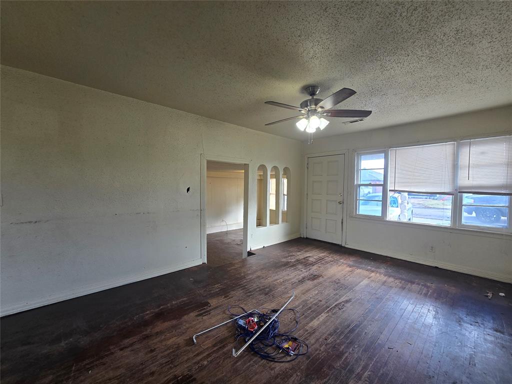 2106 N Aydelotte Avenue