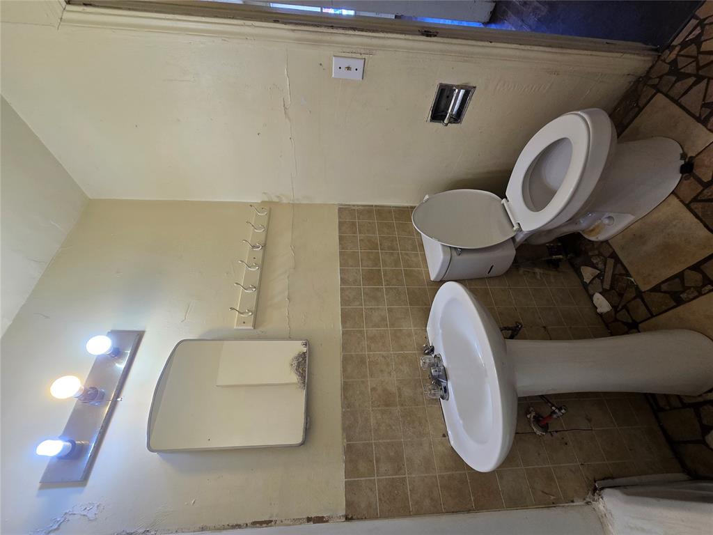 2106 N Aydelotte Avenue