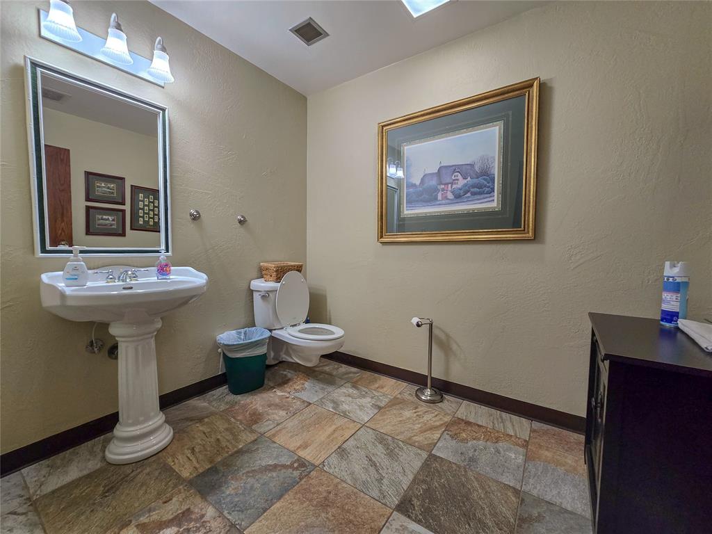 123 W Highland Street