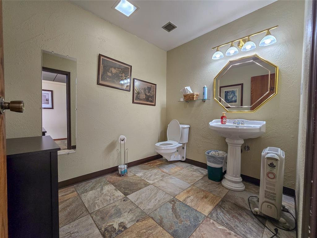 123 W Highland Street