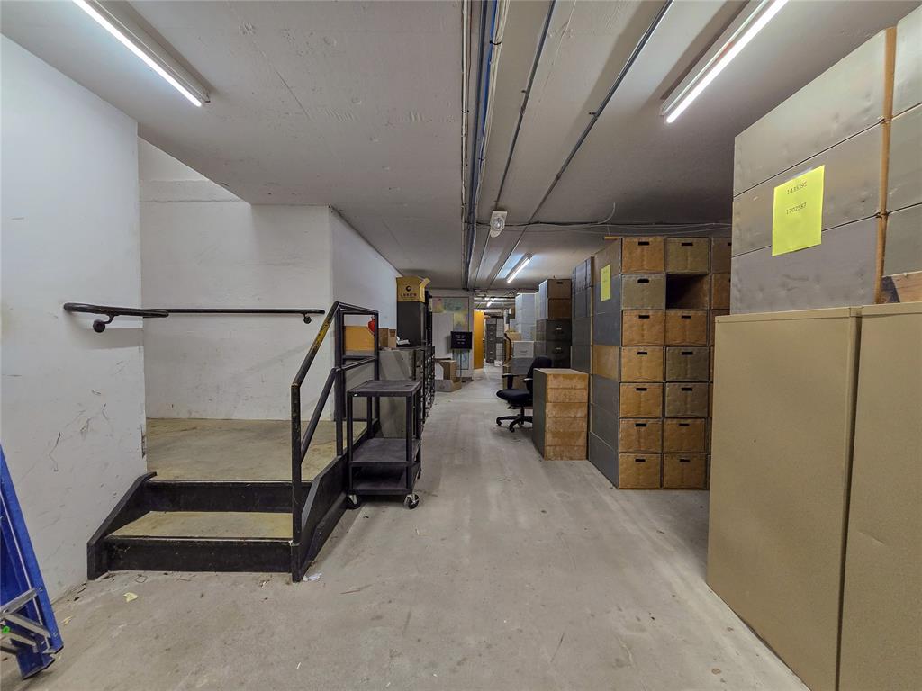 123 W Highland Street