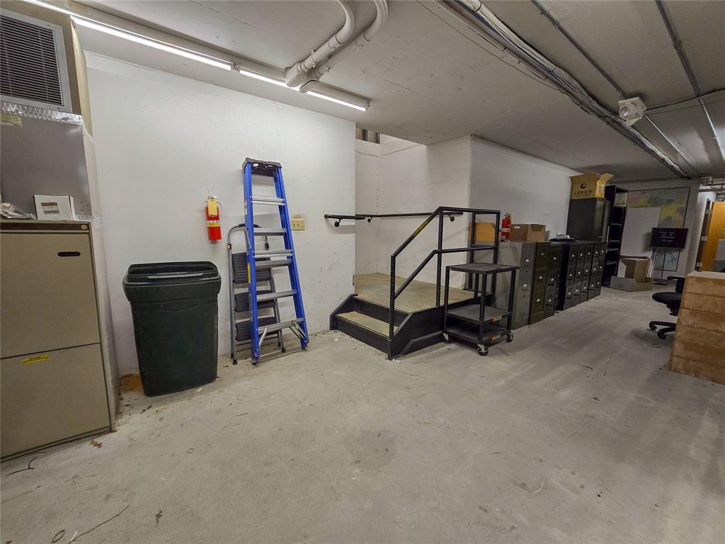 123 W Highland Street