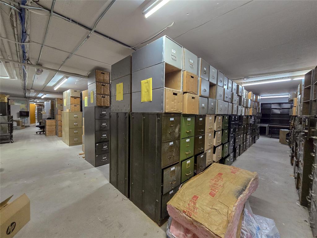 123 W Highland Street