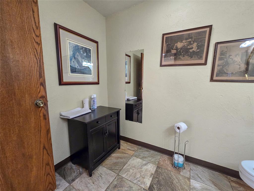 123 W Highland Street