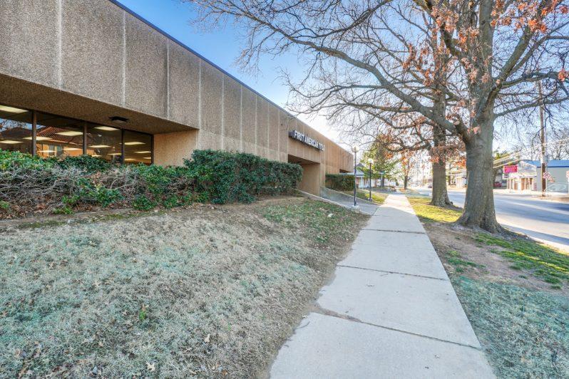 123 W Highland Street