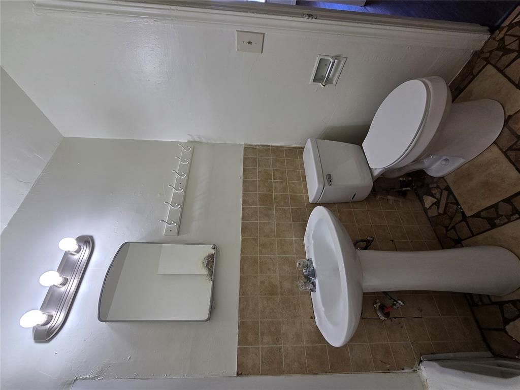 2106 N Aydelotte Avenue