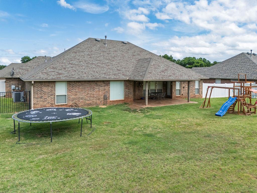 1712 Pecan Crossing Drive