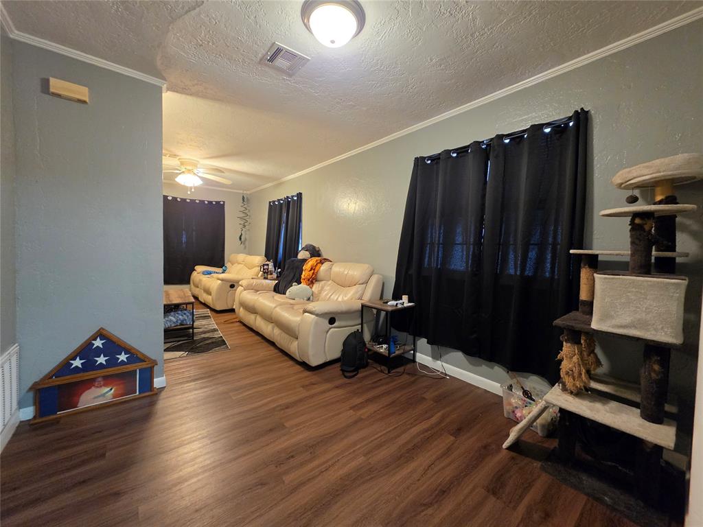 309 N Roosevelt Avenue