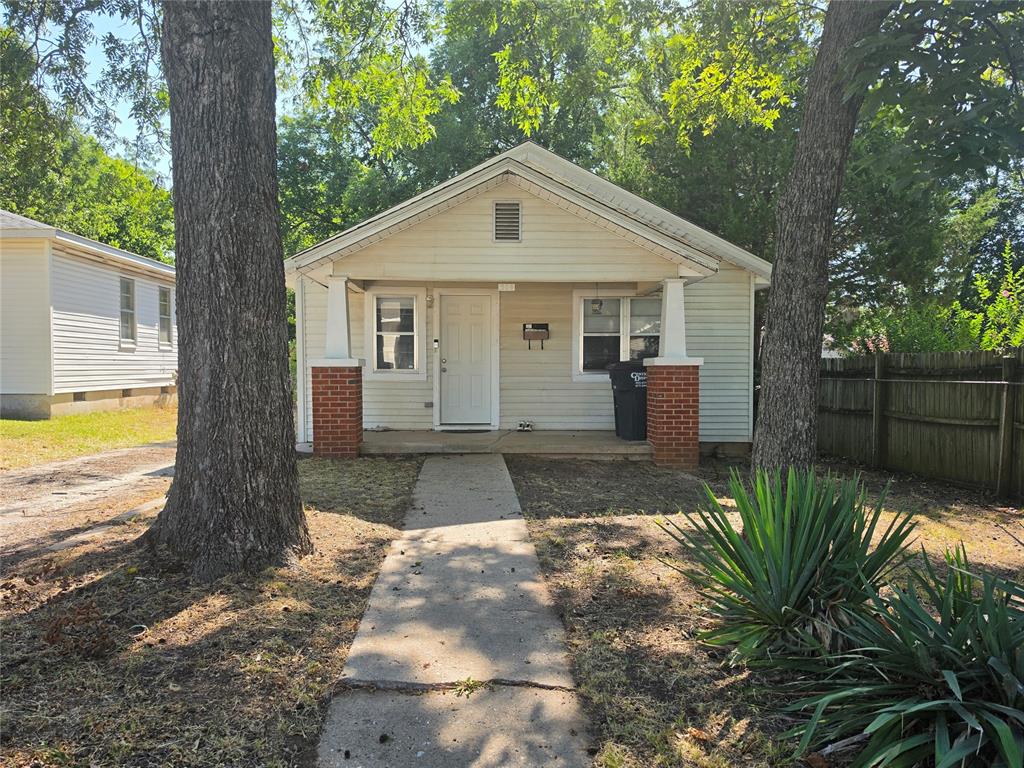309 N Roosevelt Avenue