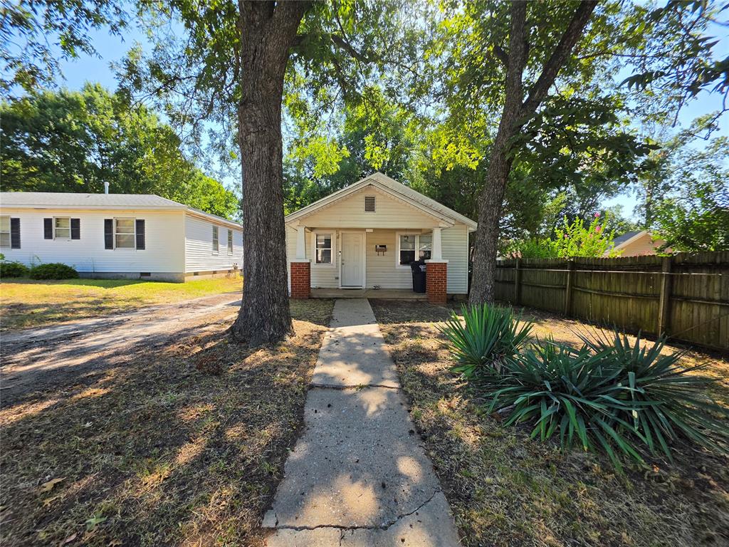 309 N Roosevelt Avenue
