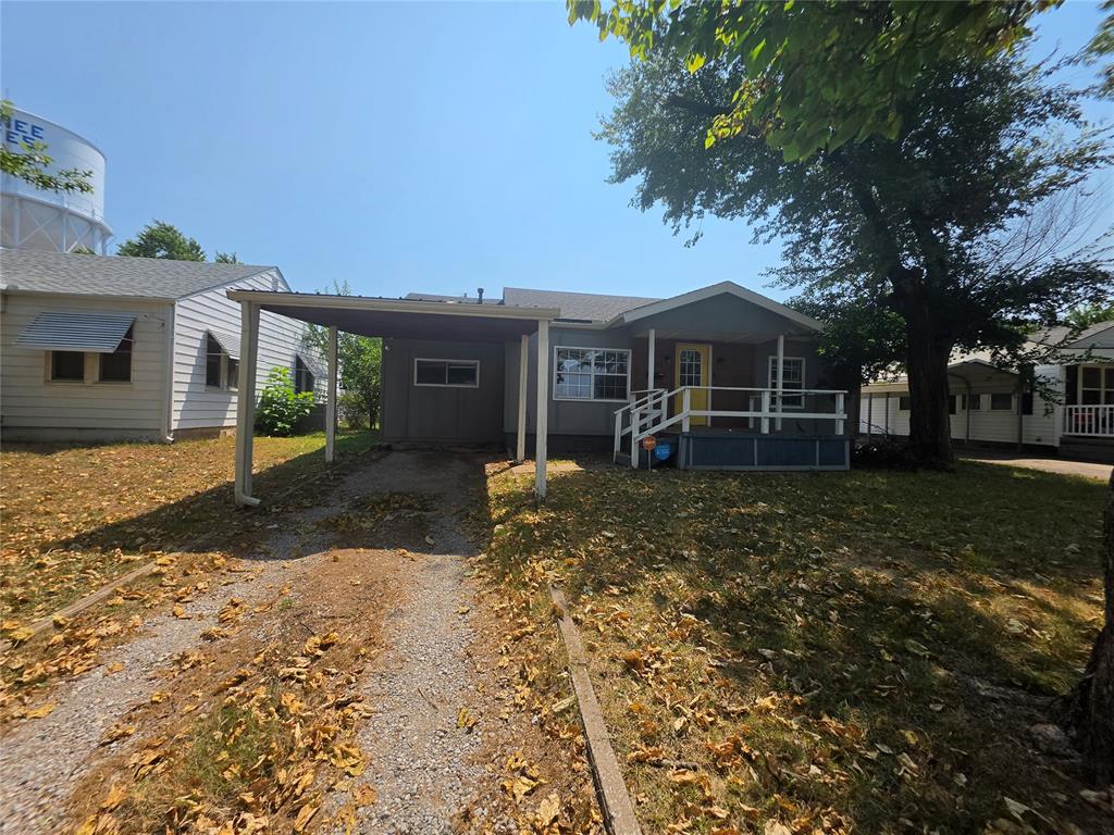 1947 N Louisa Avenue