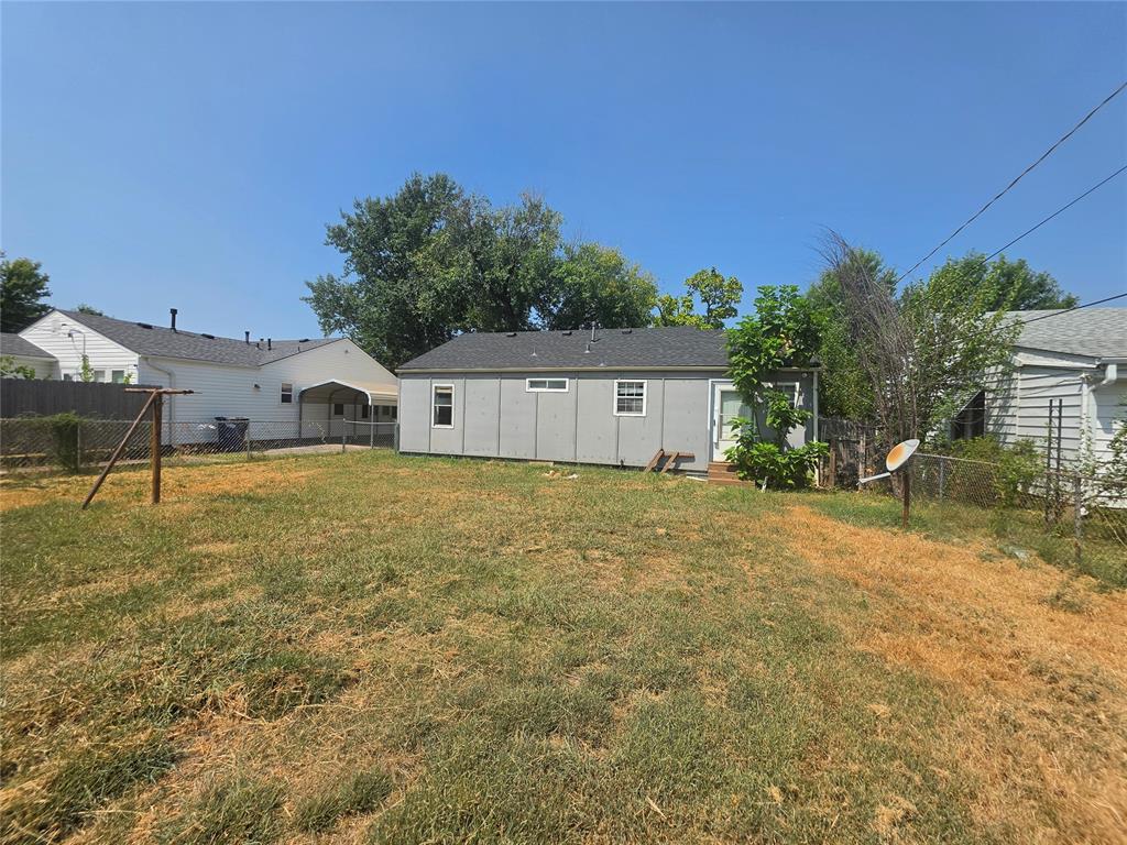 1947 N Louisa Avenue