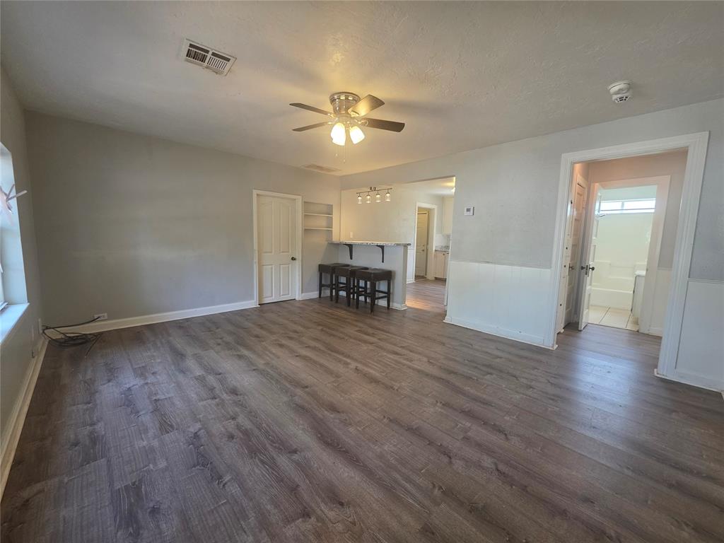 1947 N Louisa Avenue