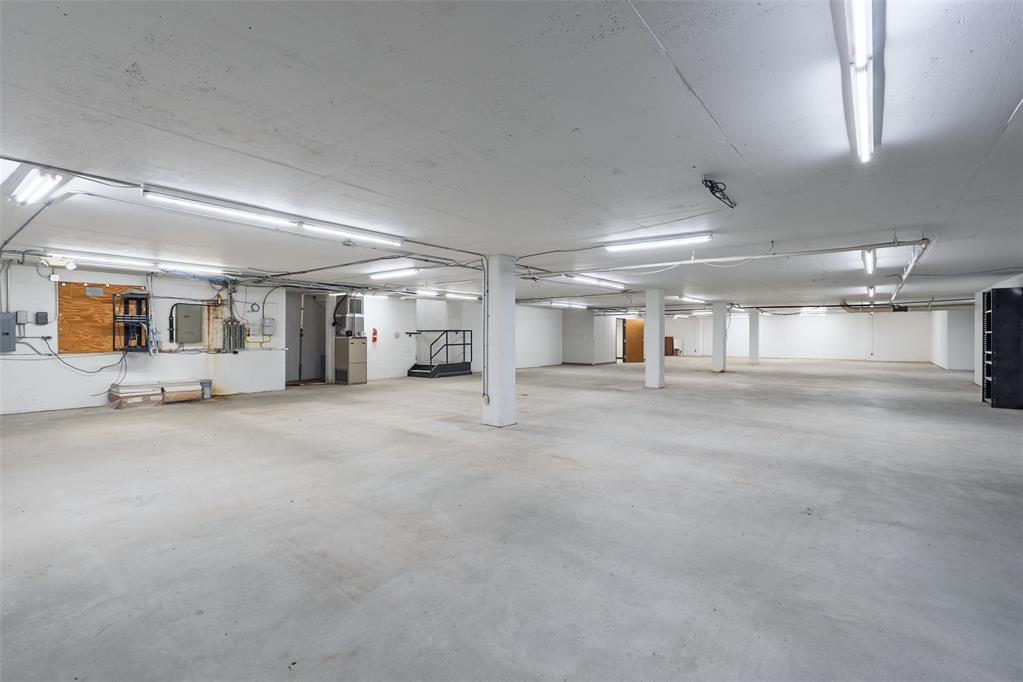 123 W Highland Street