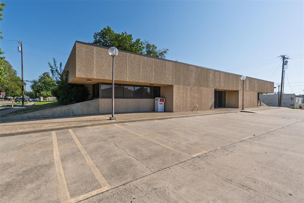 123 W Highland Street