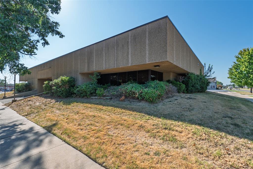 123 W Highland Street
