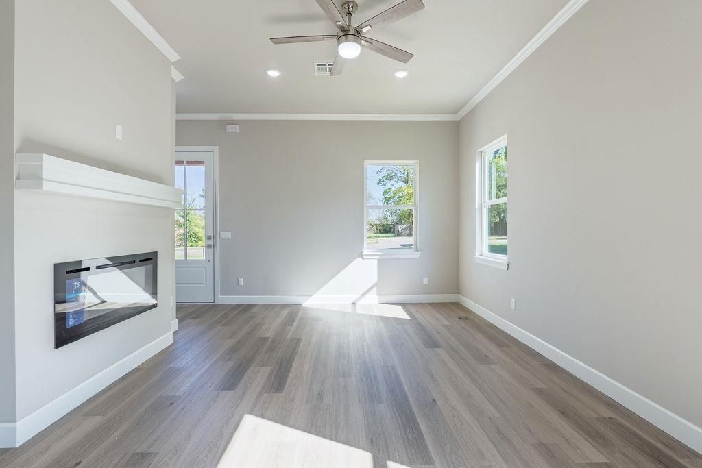 814 W Locust Street