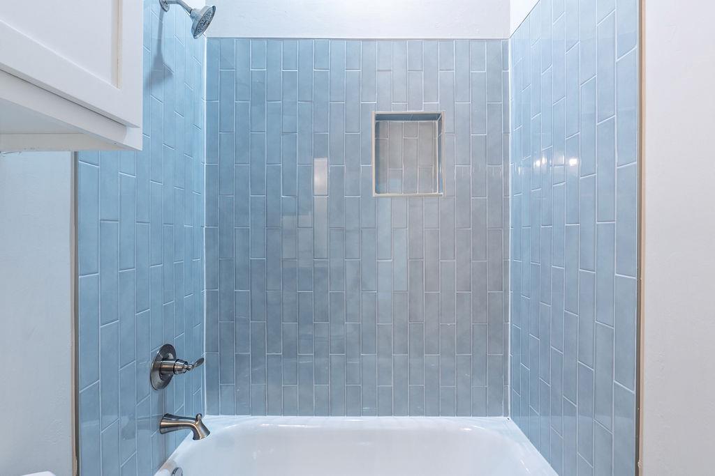 814 W Locust Street