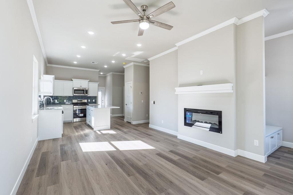 814 W Locust Street