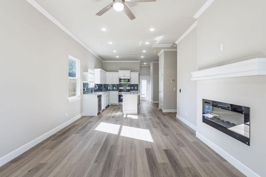 814 W Locust Street