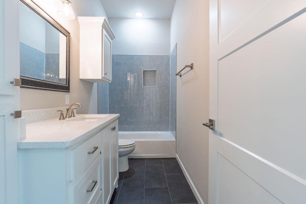 814 W Locust Street