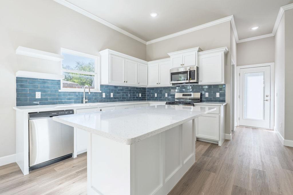 814 W Locust Street