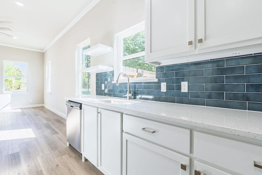814 W Locust Street