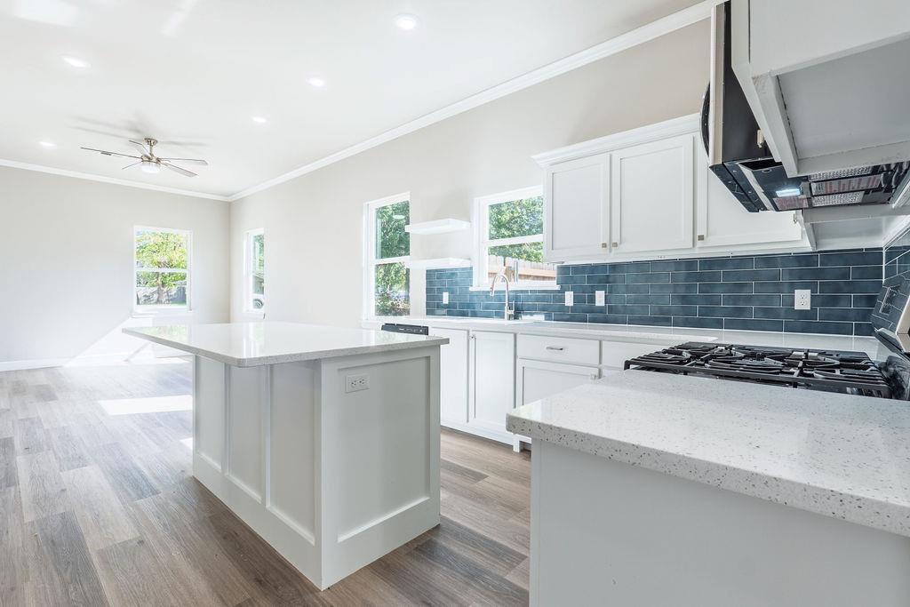 814 W Locust Street