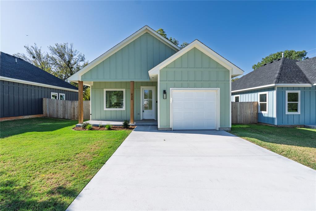 820 W Locust Street