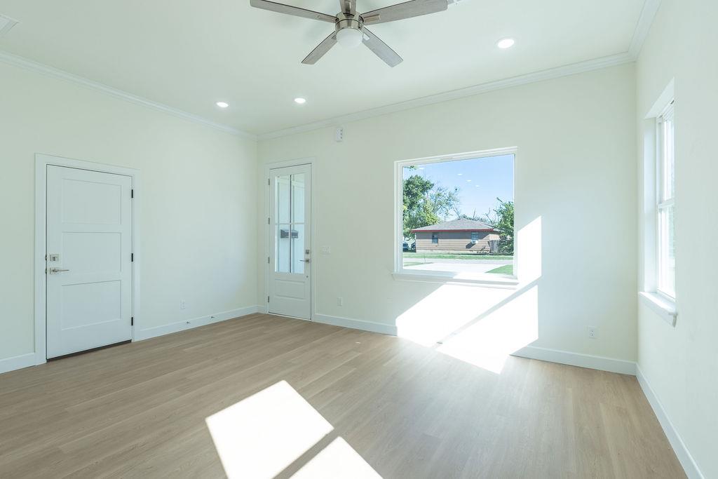 820 W Locust Street
