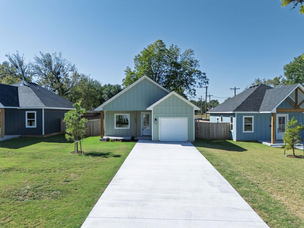 820 W Locust Street