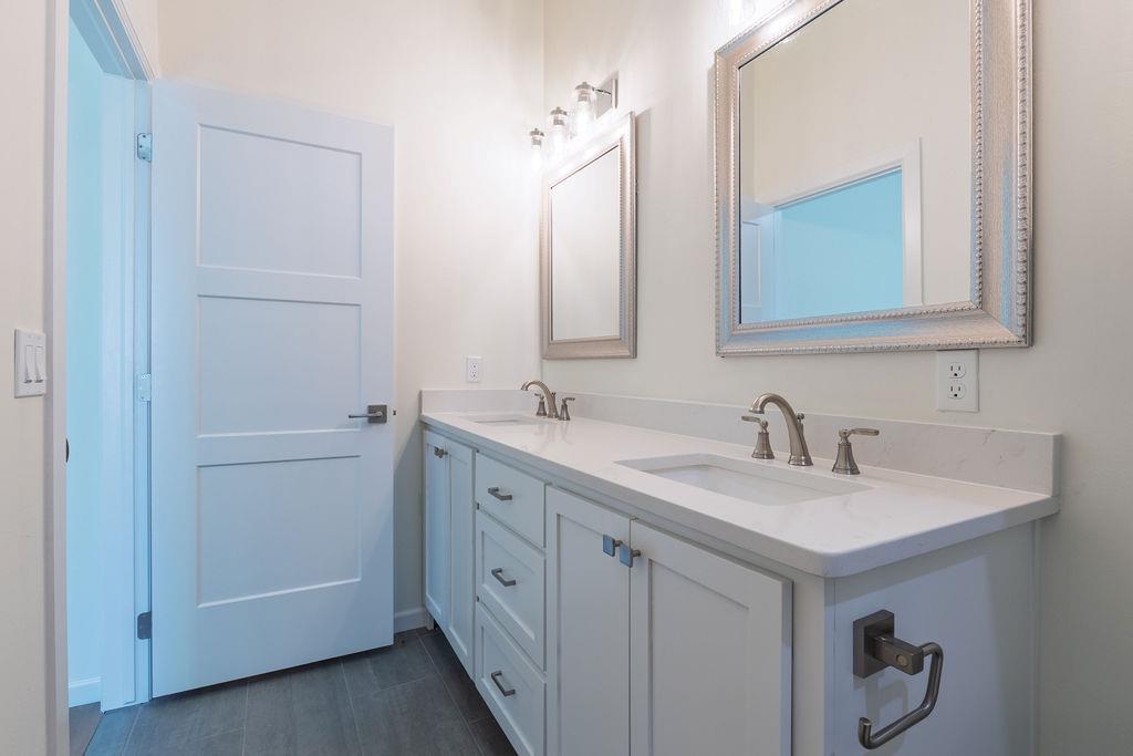 820 W Locust Street