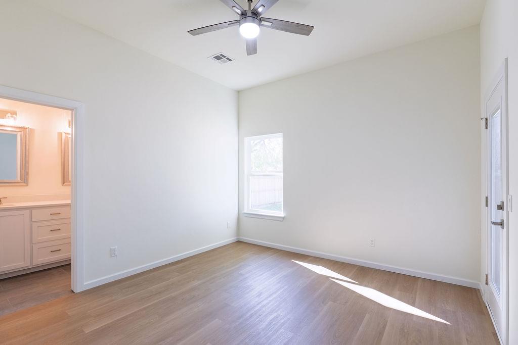 820 W Locust Street
