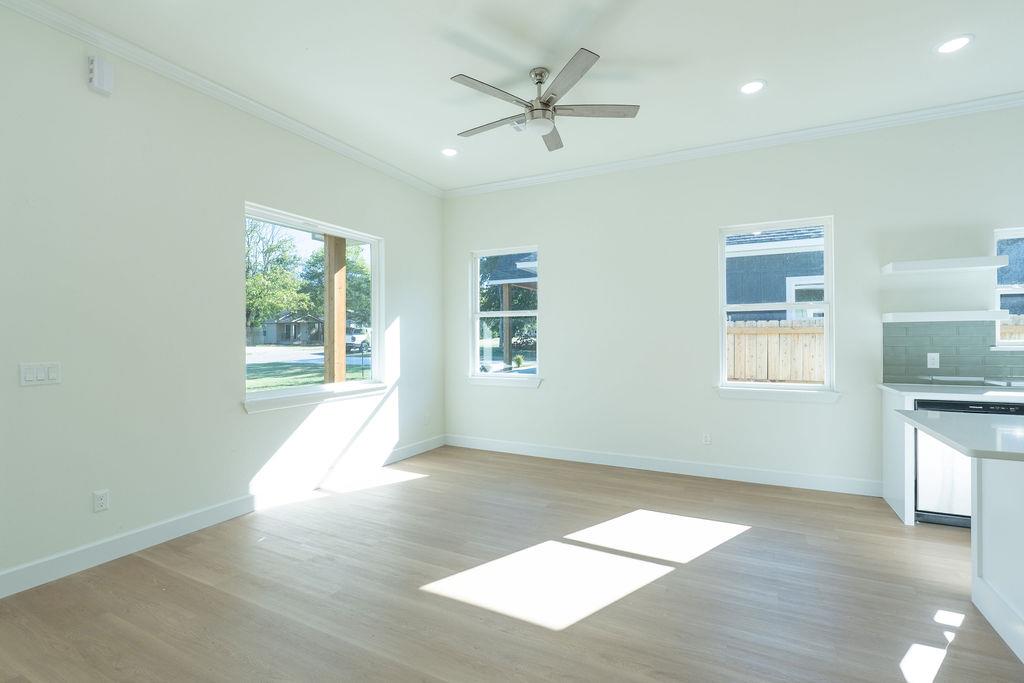 820 W Locust Street