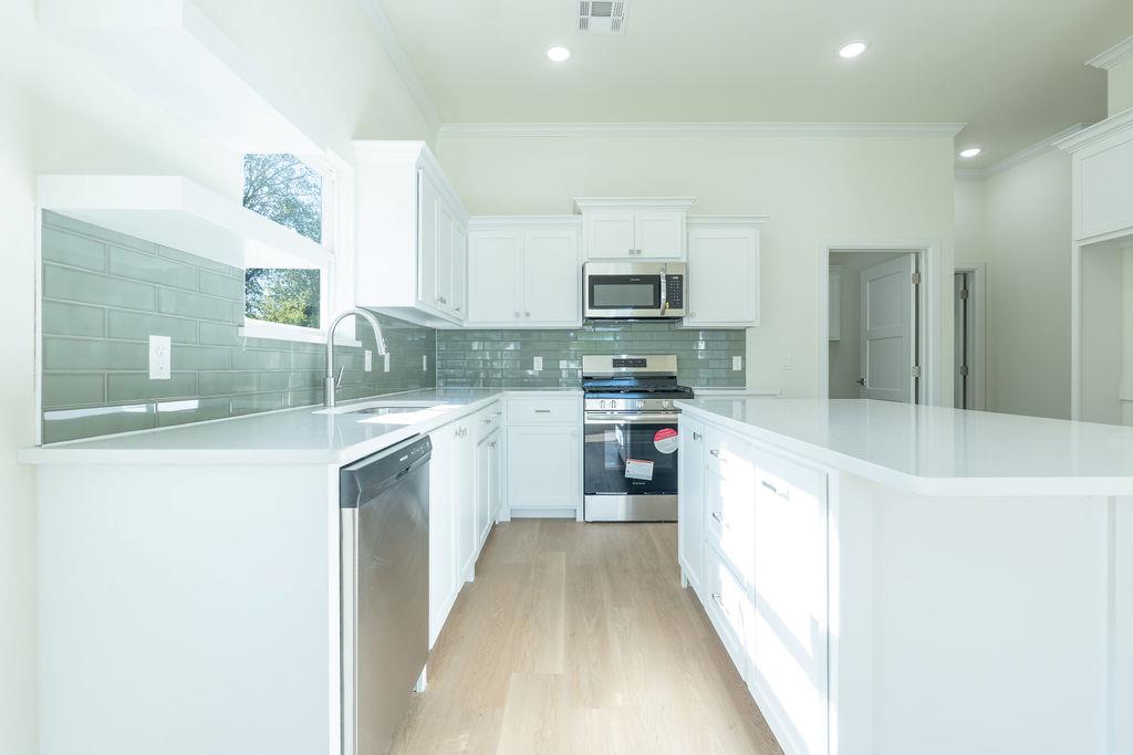 820 W Locust Street