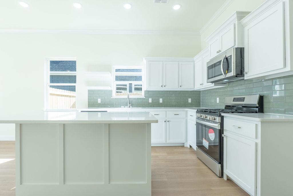 820 W Locust Street