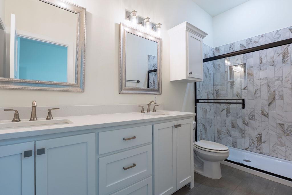 820 W Locust Street