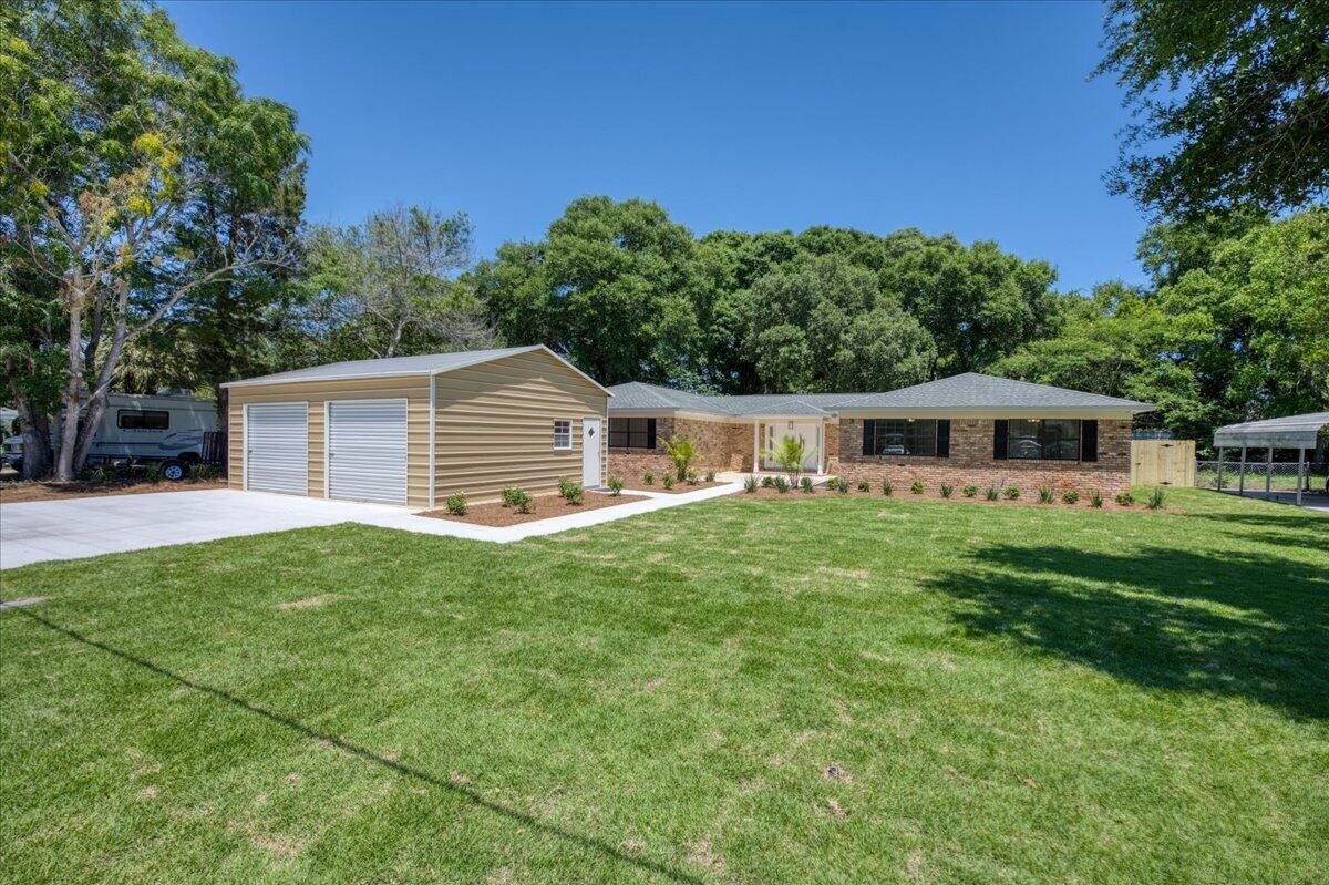 1467 Live Oak Street