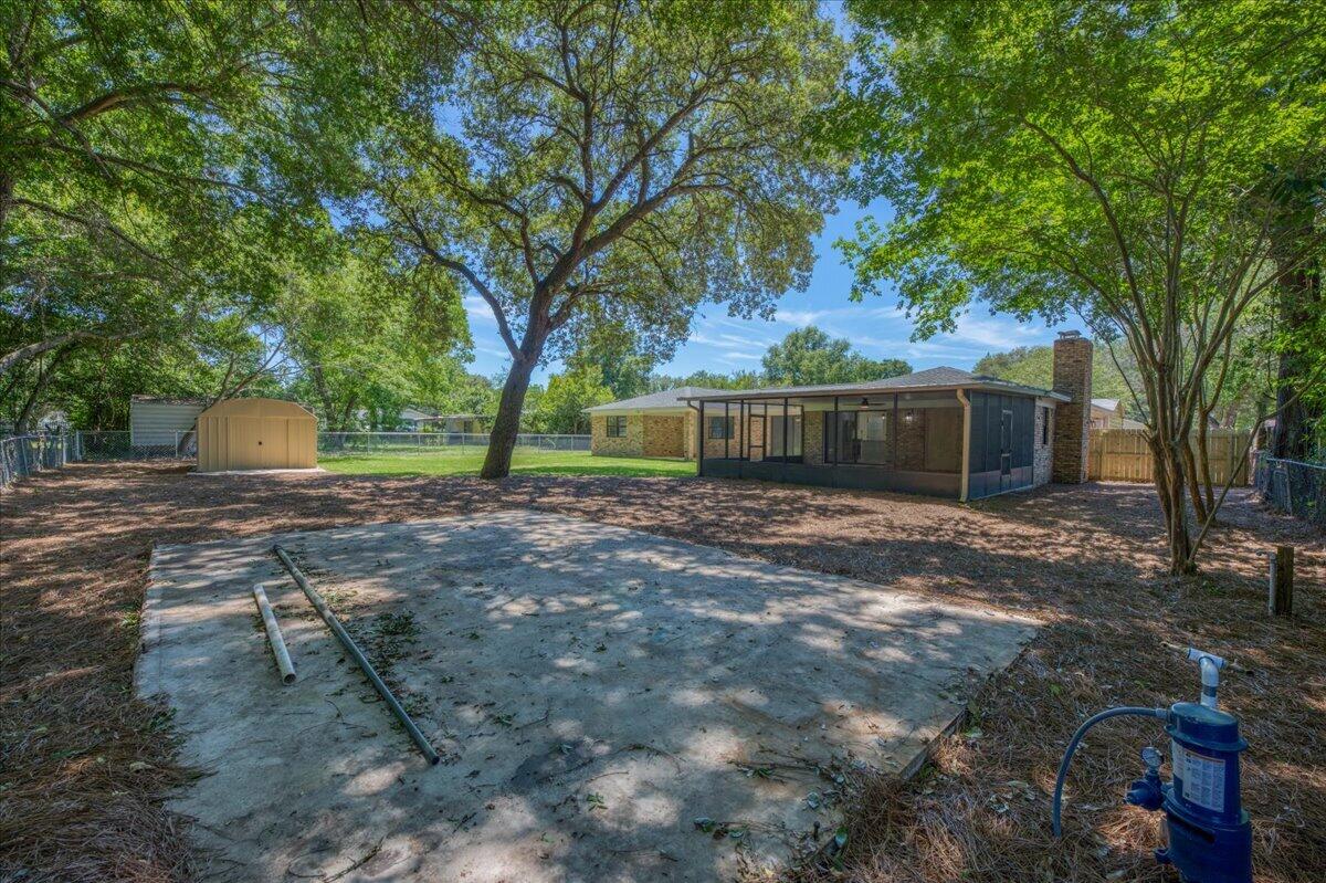 1467 Live Oak Street