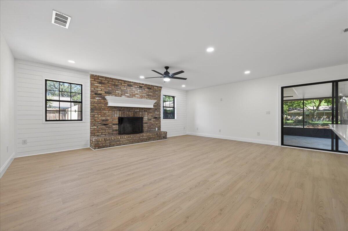 1467 Live Oak Street