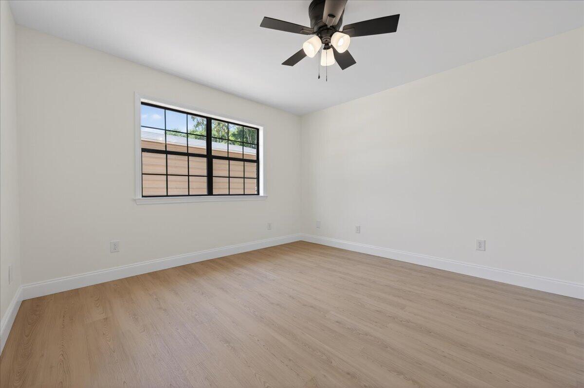 1467 Live Oak Street