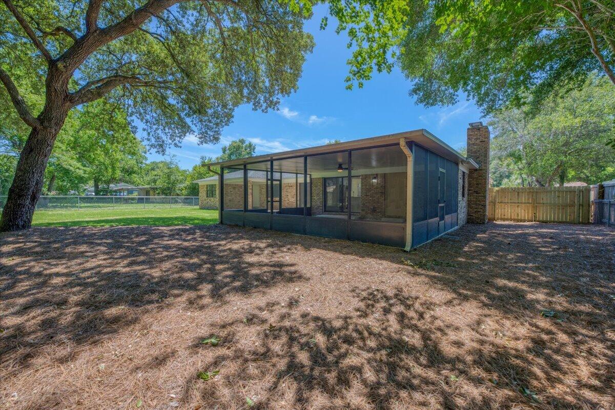 1467 Live Oak Street