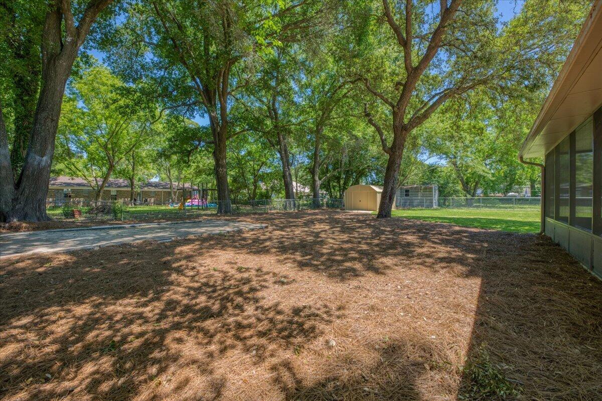 1467 Live Oak Street
