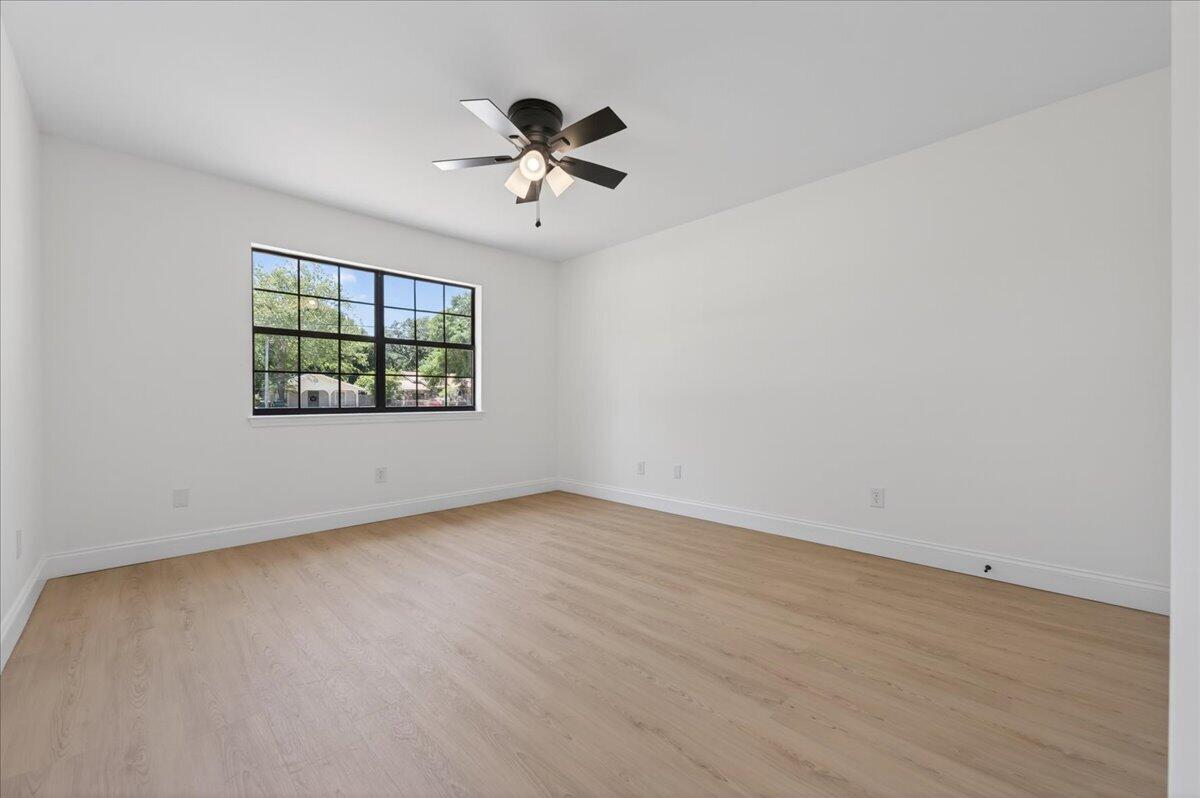 1467 Live Oak Street