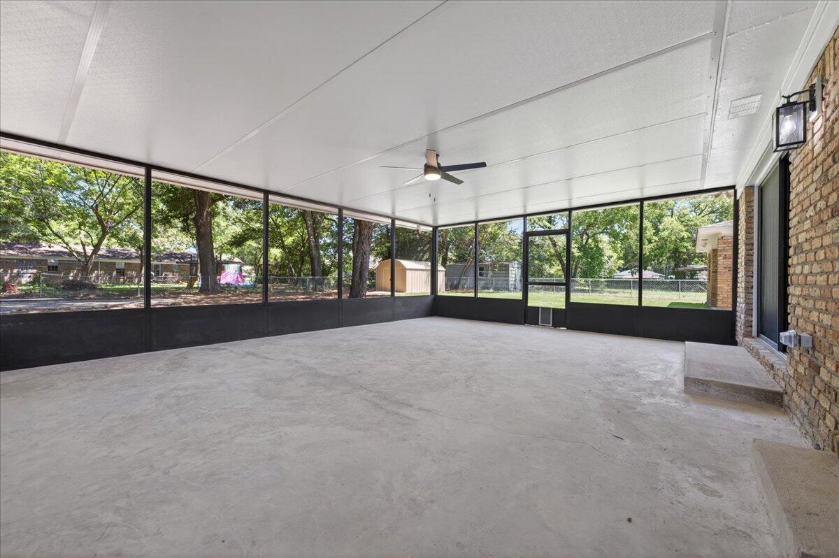 1467 Live Oak Street