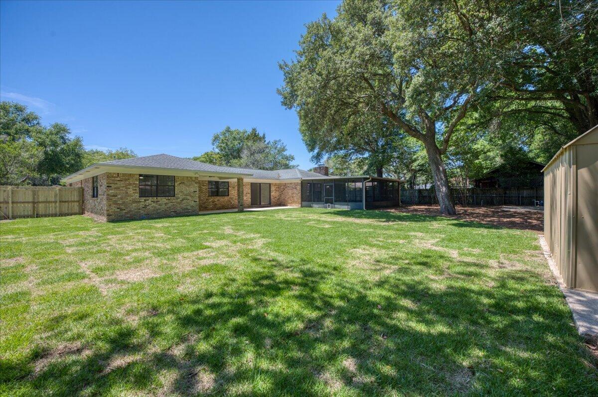 1467 Live Oak Street